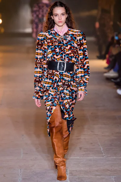 Look 13